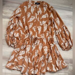 Aakaa Brown and White Leaf Print Dress